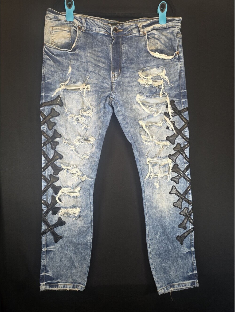 Focus Jeans 40x32 Distressed Bones Applique Stretch Medium Wash